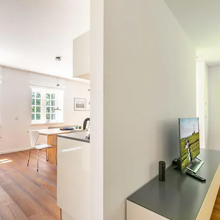 The Old Barn Lena Daire Tumlauer Koog